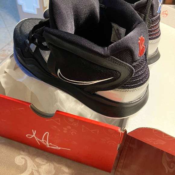 Nike Kyrie Infinity Men’s Shoe - Picture 3 of 6